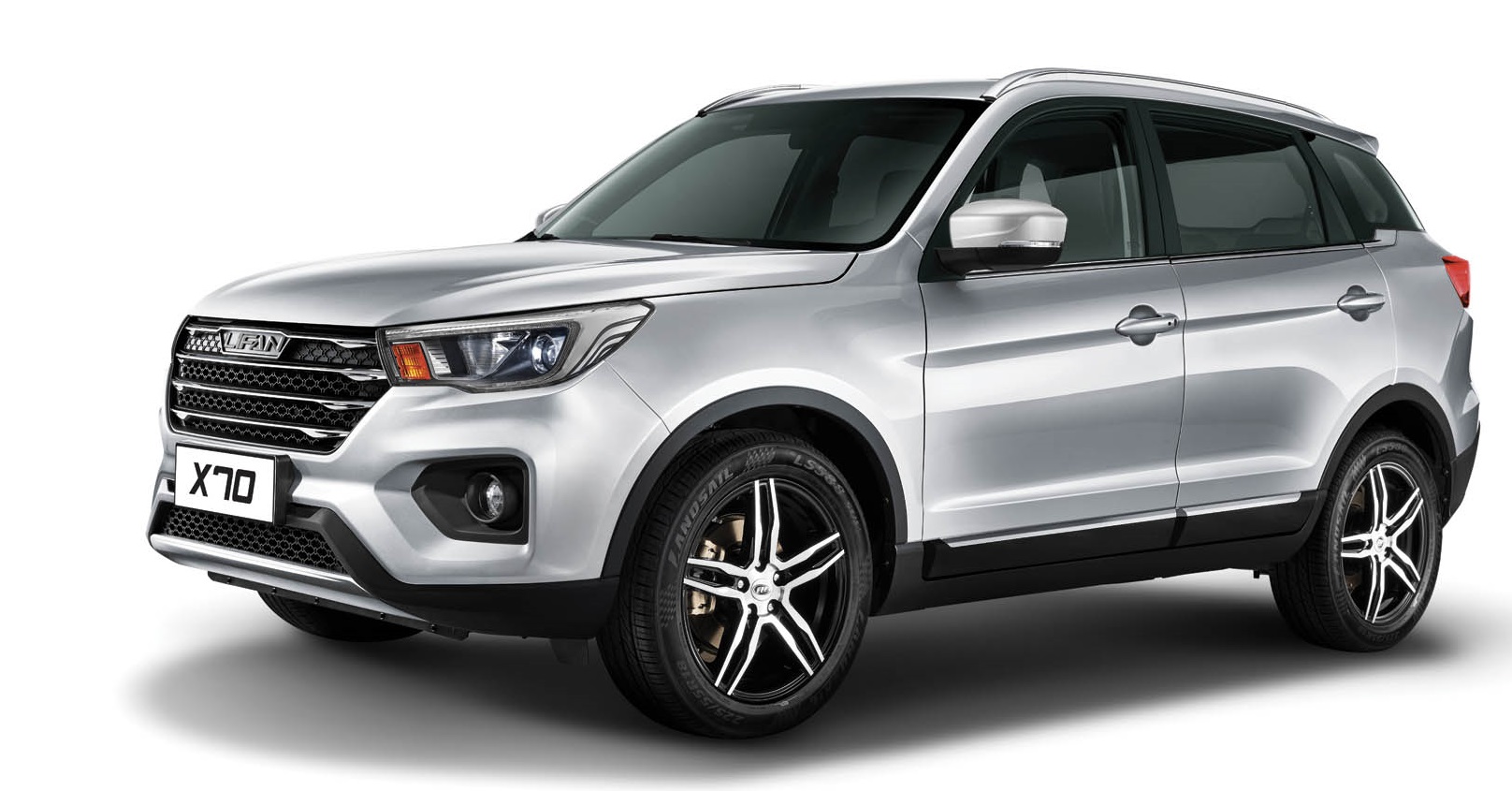 Сочетание элегантности и комфорта в интерьере нового LIFAN X70