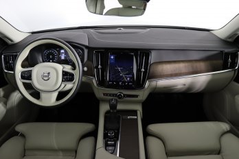 Volvo V90 Cross Country