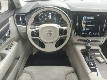 Volvo V90 Cross Country